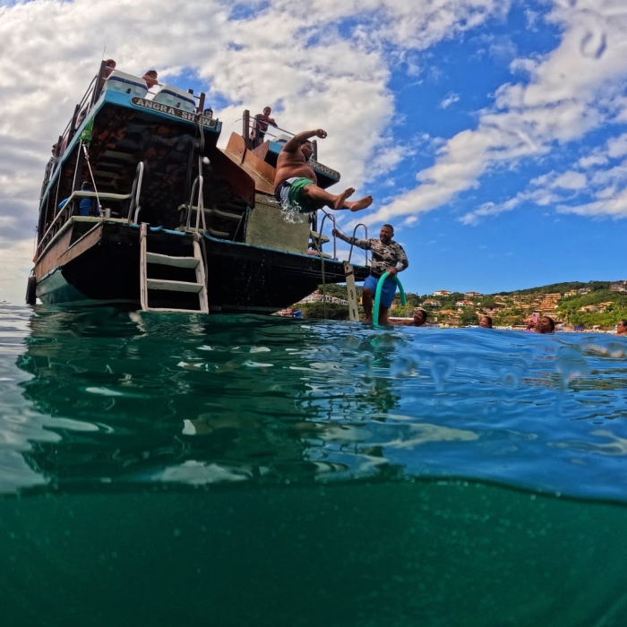 Passeio de Escuna em Búzios - Imagem 3